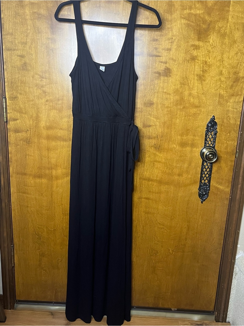 Old Navy Maxi Dress Medium Black Wrap Style Sleeveless Tie Waist Flowy Women’s
